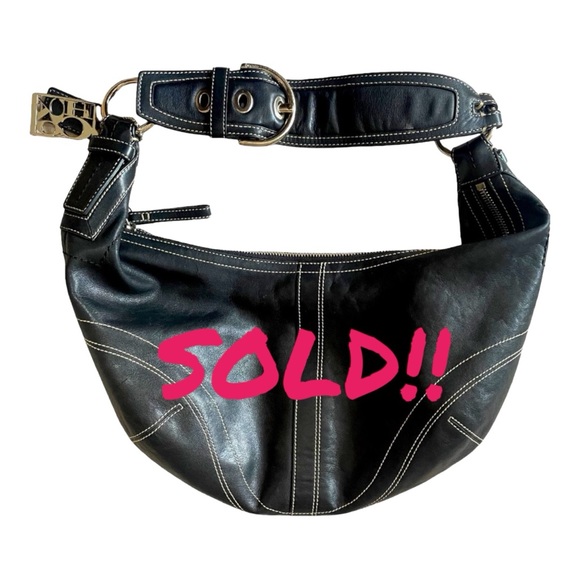 Coach Handbags - COACH Soho Hobo black leather bag chrome hardware zipper white topstitch detail